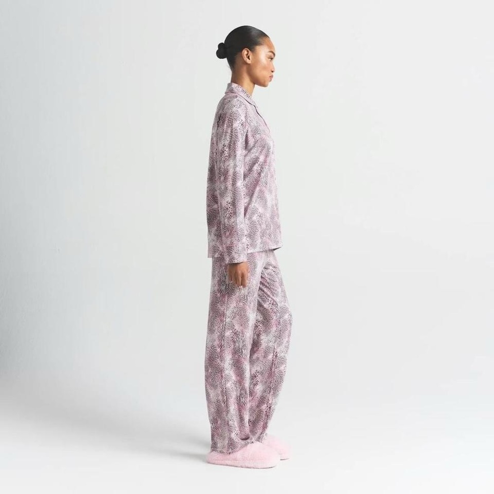 SKIMS Extra Cozy PJ Set / NWT / Multiple Sizes Available - Picture 4 of 8